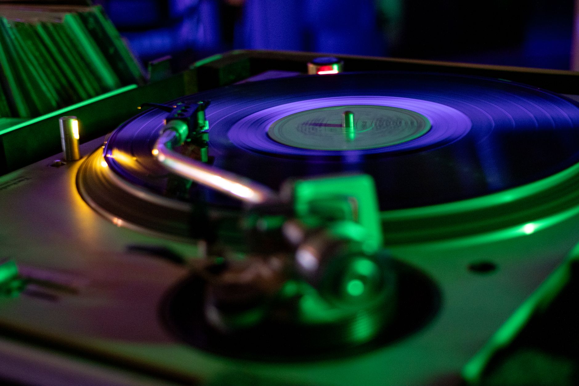 Daft Punk Discovery Vinyl Review: The Rhino 2LP Reissue of a Disco-House Landmark